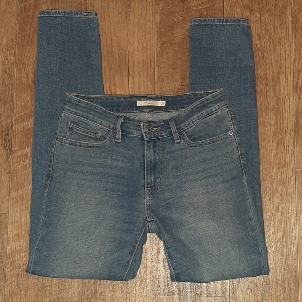 Levi's 711 Skinny Jeans